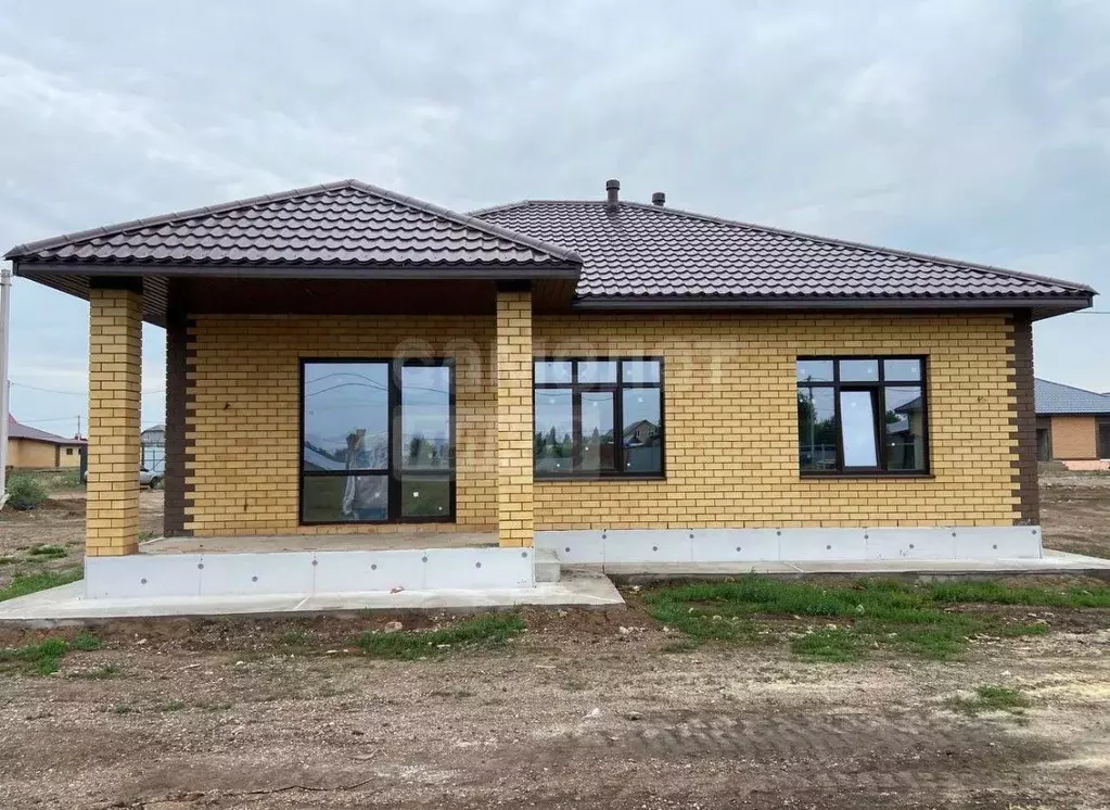 Дом в Оренбургская область, Соль-Илецк ул. Рычковская (65 м) - Фото 1