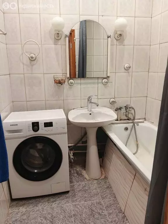 3-комнатная квартира: Череповец, улица Ломоносова, 28 (77.1 м) - Фото 1