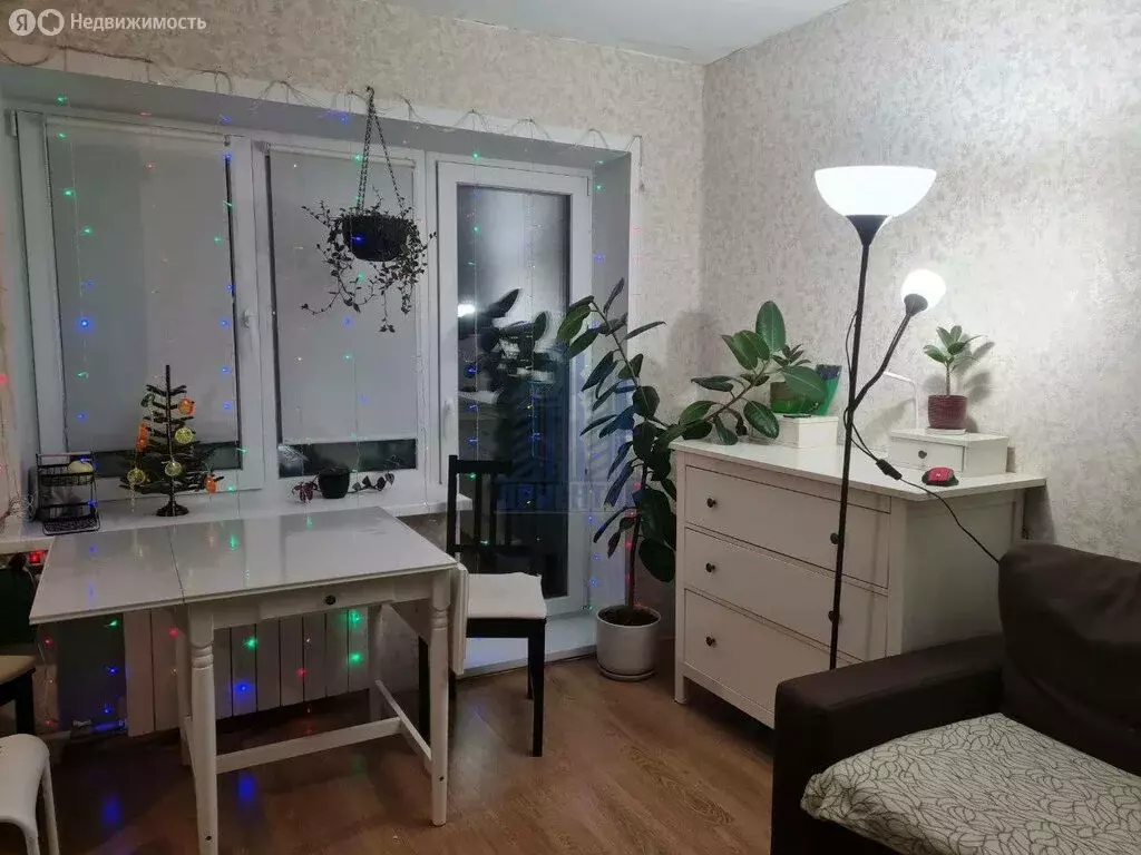 3-комнатная квартира: Чебоксары, улица Юрия Гагарина, 8 (68.1 м) - Фото 1