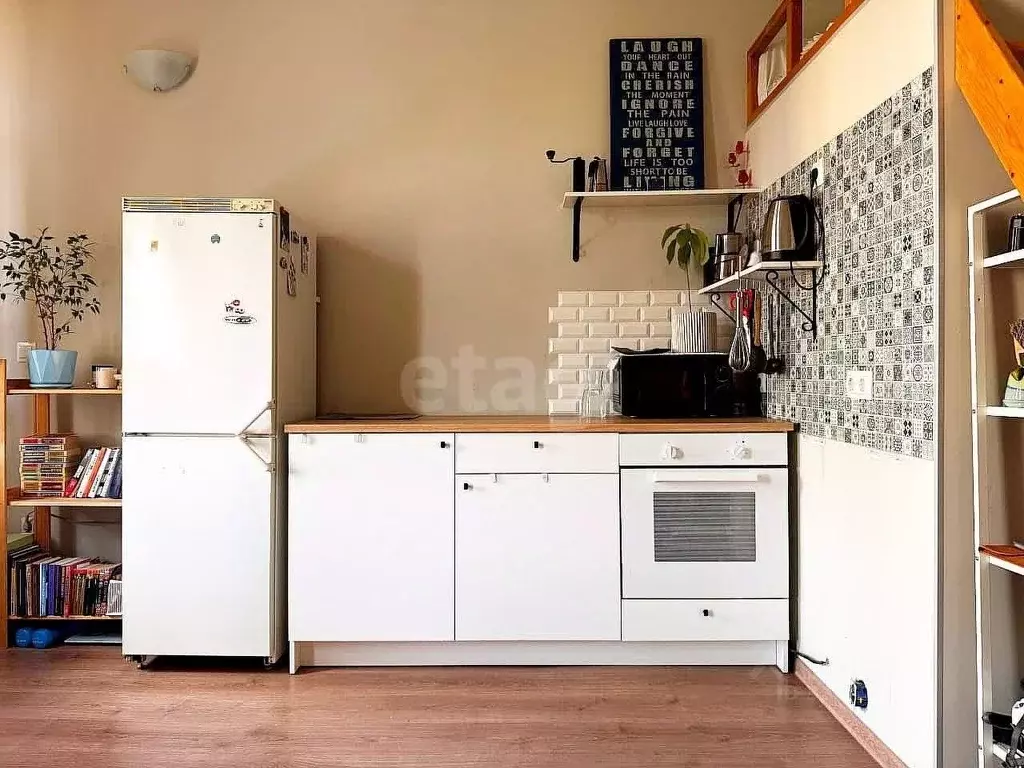 Комната Санкт-Петербург 8-я Советская ул., 32 (24.0 м) - Фото 1