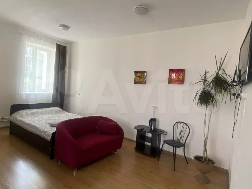 Комната 20 м в 7-к., 1/2 эт. - Фото 0