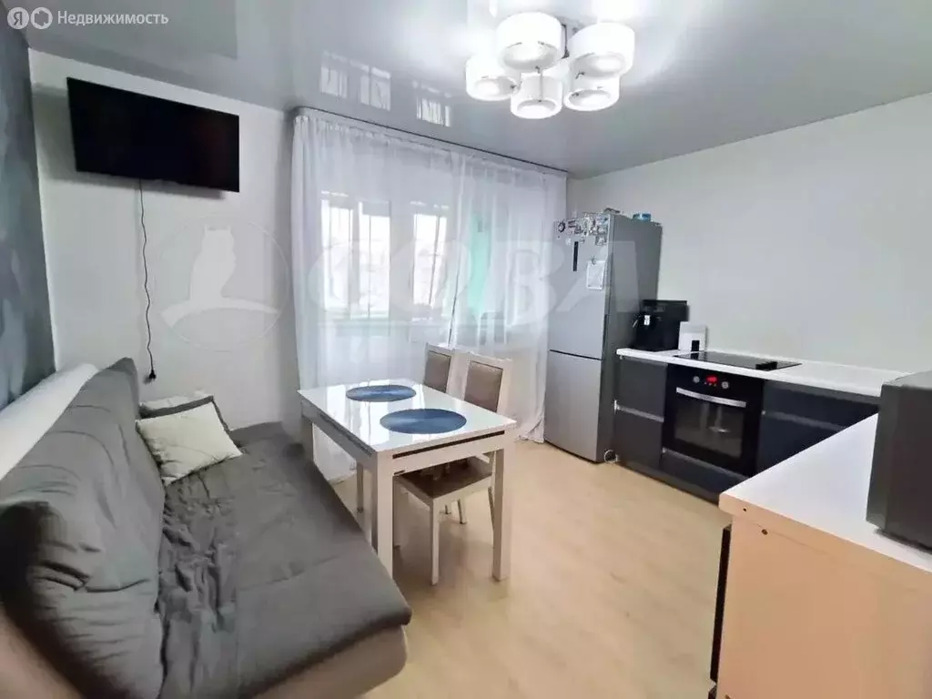 2-комнатная квартира: Тюмень, улица Червишевский Тракт, 33А (70 м) - Фото 1