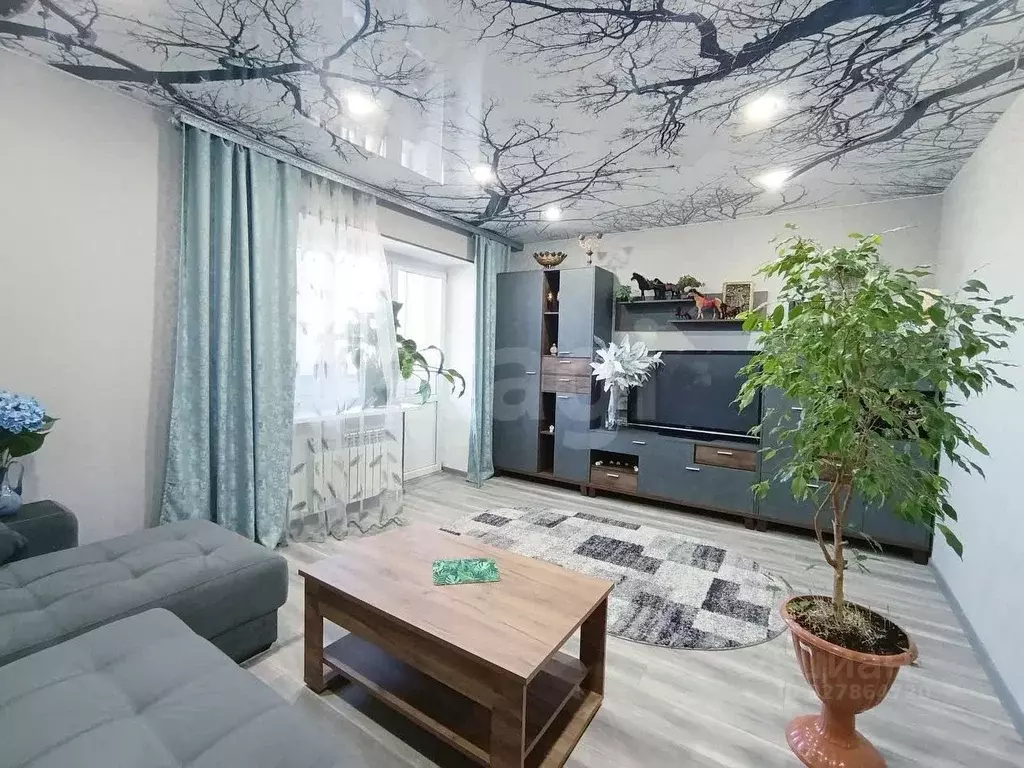 3-к кв. Смоленская область, Вязьма Полевая ул., 43 (82.6 м) - Фото 1