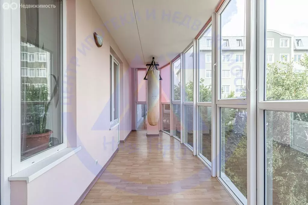 3-комнатная квартира: Курган, улица Куйбышева, 15 (89 м) - Фото 0