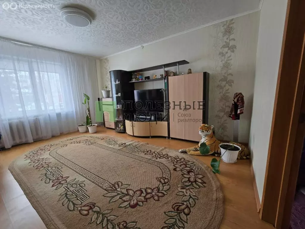 3-комнатная квартира: Ижевск, улица имени Репина, 40 (54.7 м) - Фото 0