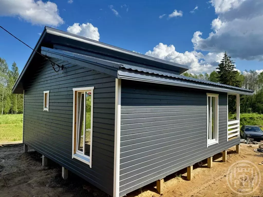 Дом в Ленинградская область, Лужский район, Заклинское с/пос, Лужское ... - Фото 1