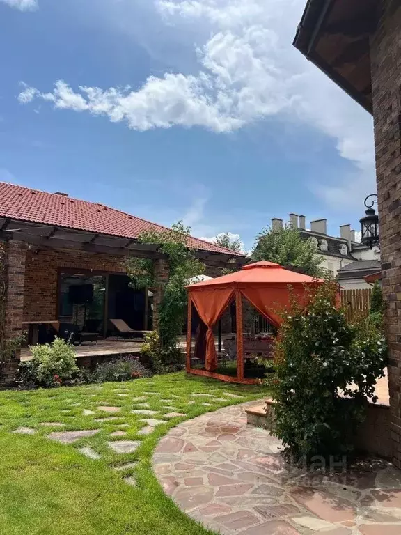 Дом в Краснодарский край, Краснодар ул. Баха, 2/1 (379 м) - Фото 2