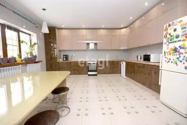 Дом в Саха (Якутия), Якутск Птицефабрика мкр, КИЗ ЖСК Туймаада кв-л,  ... - Фото 0