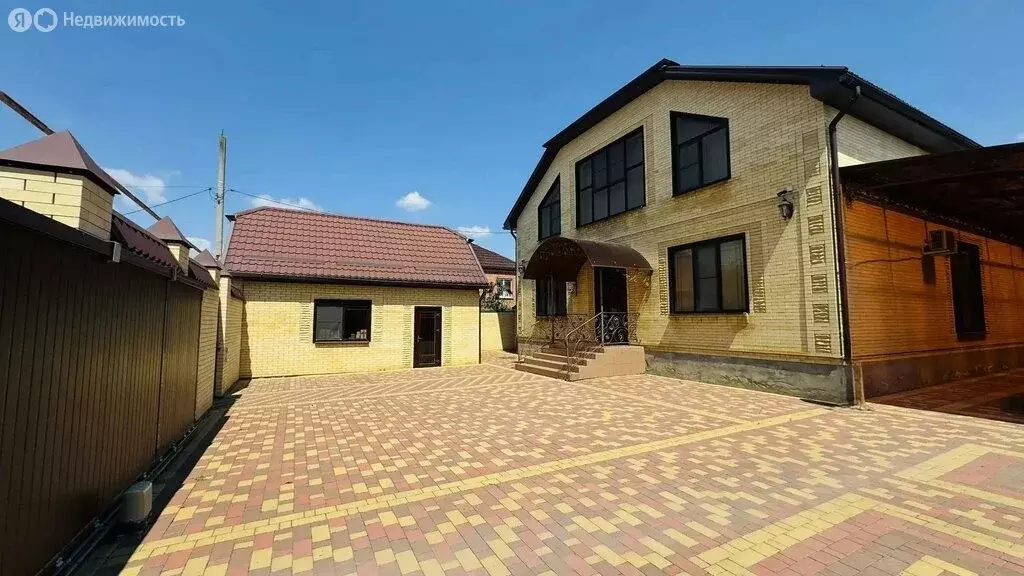 Дом в посёлок Заветный, Загорская улица (280 м) - Фото 1