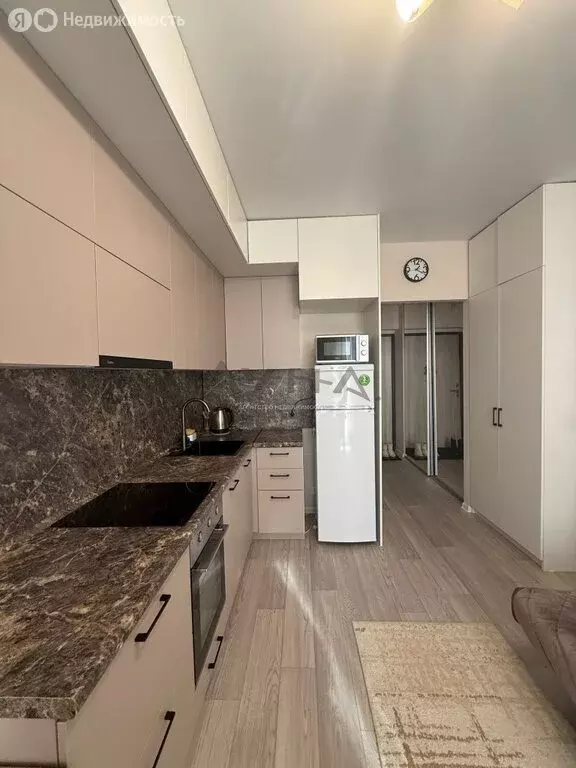 Квартира-студия: Набережные Челны, улица Шамиля Усманова, 18Г (19 м) - Фото 2