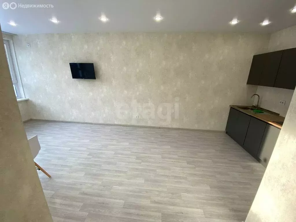 1-комнатная квартира: Тюмень, улица Александра Звягина, 12 (40 м) - Фото 2