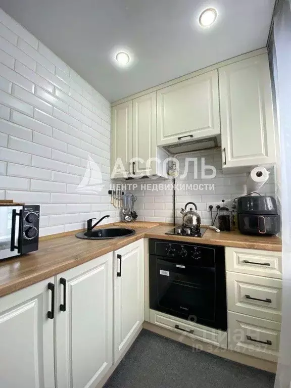 2-к кв. Омская область, Любинский рп ул. Пионерская, 24 (42.1 м) - Фото 1