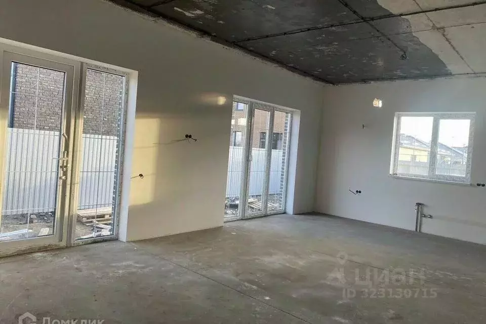 Дом в Краснодарский край, Краснодар ул. Бургундская, 44 (180 м) - Фото 2