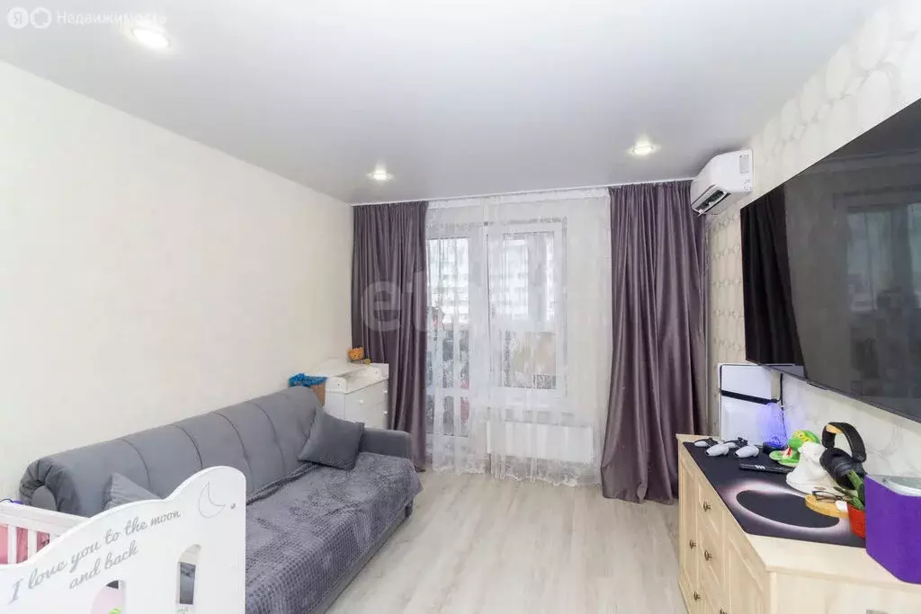 Квартира-студия: Тюмень, улица Вадима Бованенко, 1 (30 м) - Фото 0