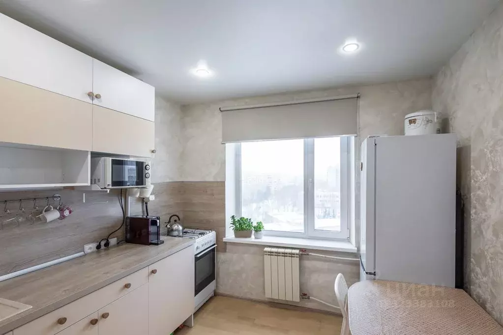 2-к кв. Омская область, Омск ул. Крупской, 3 (52.7 м) - Фото 1