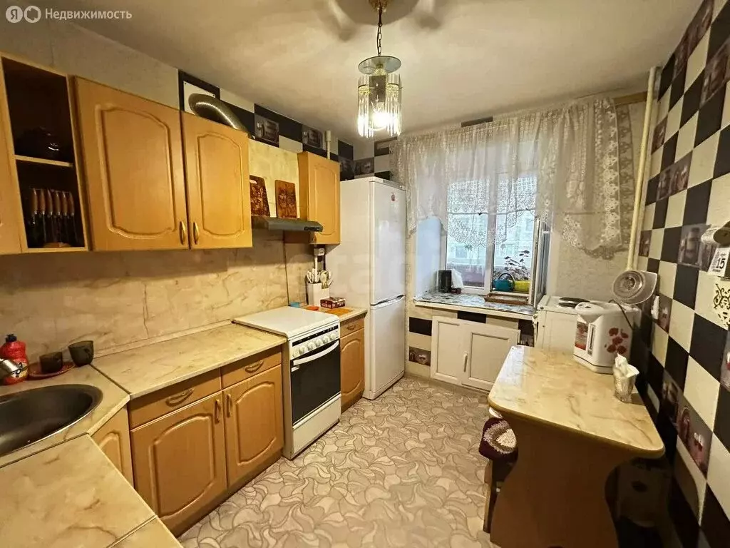 3-комнатная квартира: Курган, улица Луначарского, 2 (58.9 м) - Фото 1