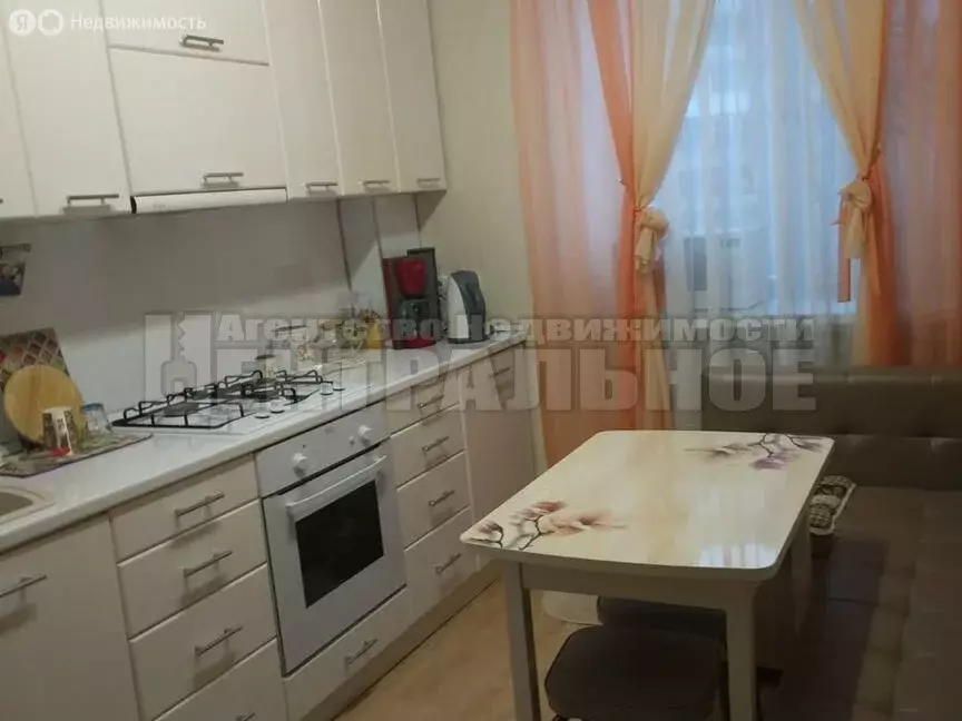 2-комнатная квартира: Смоленск, улица Марии Октябрьской, 18 (48.8 м) - Фото 1