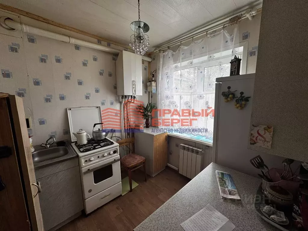 2-к кв. Калужская область, Юхнов Гвардейская ул., 4 (45.0 м) - Фото 0