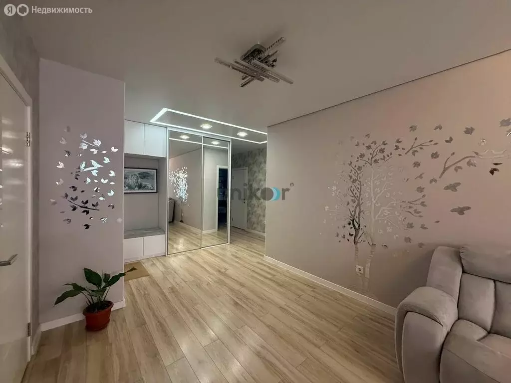 3-комнатная квартира: Уфа, Коммунистическая улица, 98/1 (78.3 м) - Фото 1