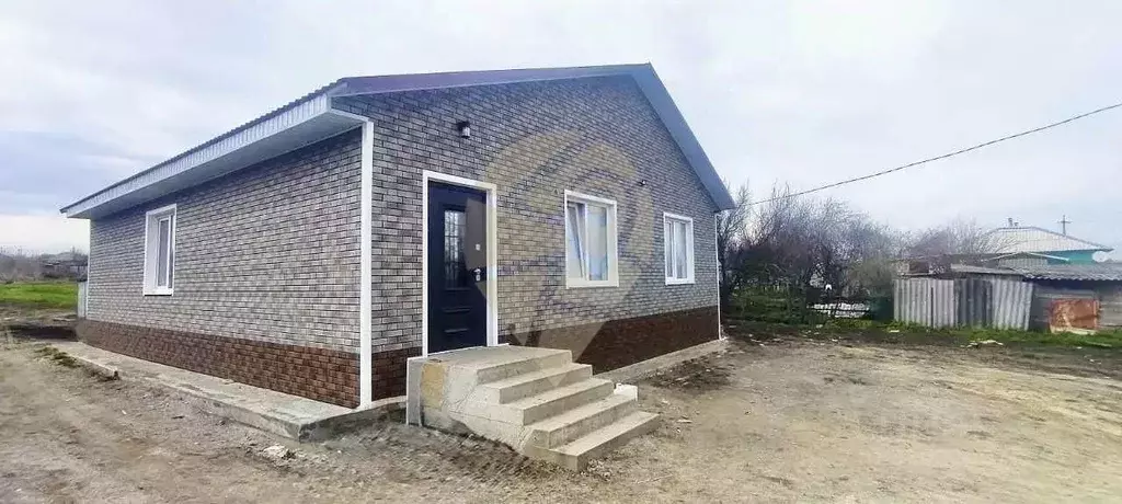 Дом в Белгородская область, Старооскольский городской округ, с. ... - Фото 1