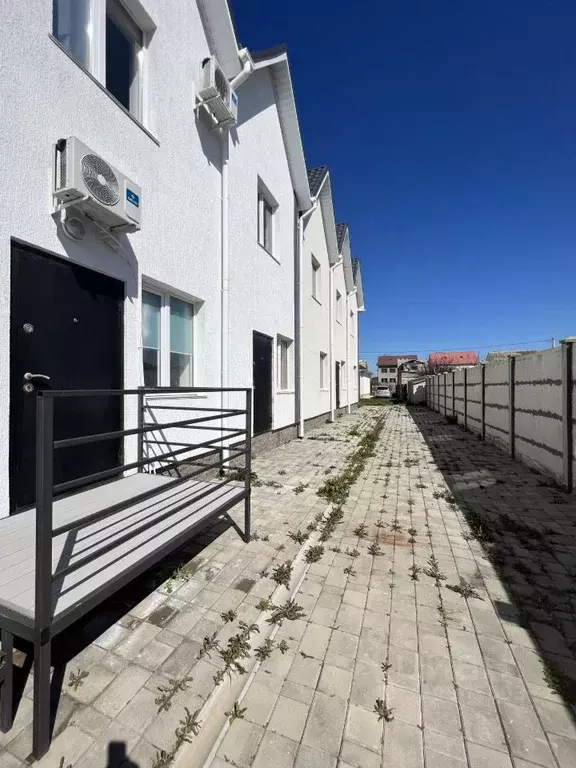 Дом в Крым, Сакский район, с. Уютное, Прибой СПК  (95 м) - Фото 1