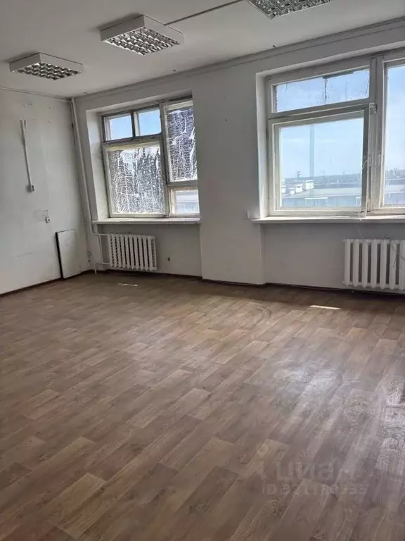 Офис в Волгоградская область, Волгоград Коммунистическая ул., 64А (270 ... - Фото 1
