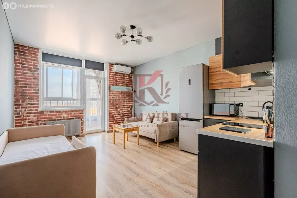 Квартира-студия: Екатеринбург, жилой район Уктус, микрорайон Светлый, ... - Фото 1