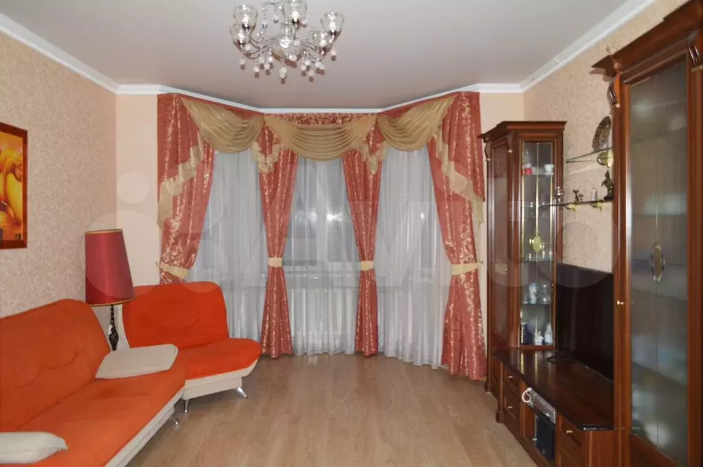 3-к. квартира, 83 м, 1/3 эт. - Фото 1