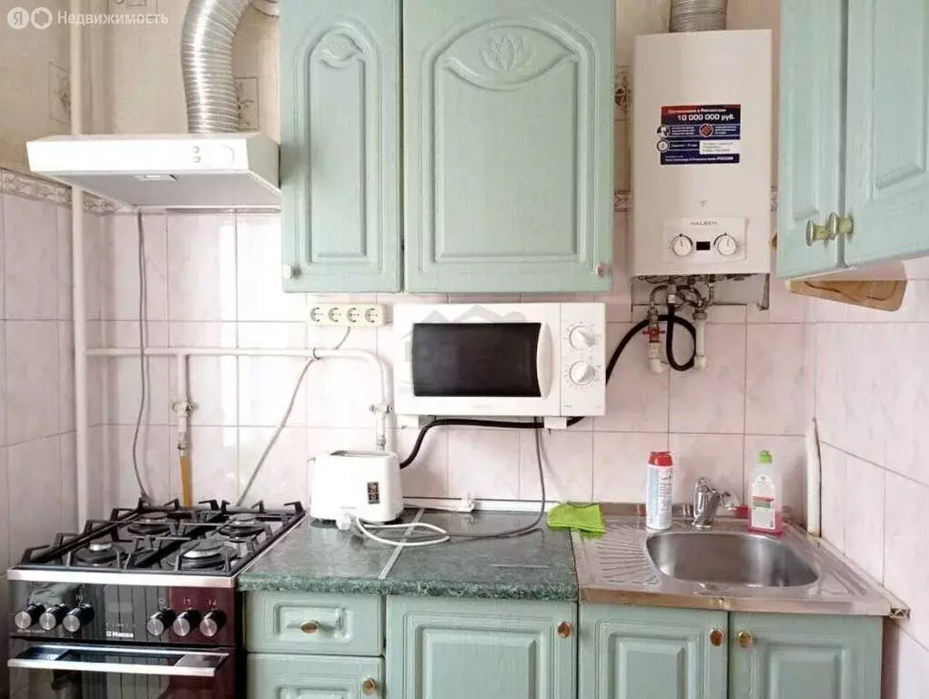 2-комнатная квартира: Новороссийск, проспект Ленина, 61 (60 м) - Фото 1