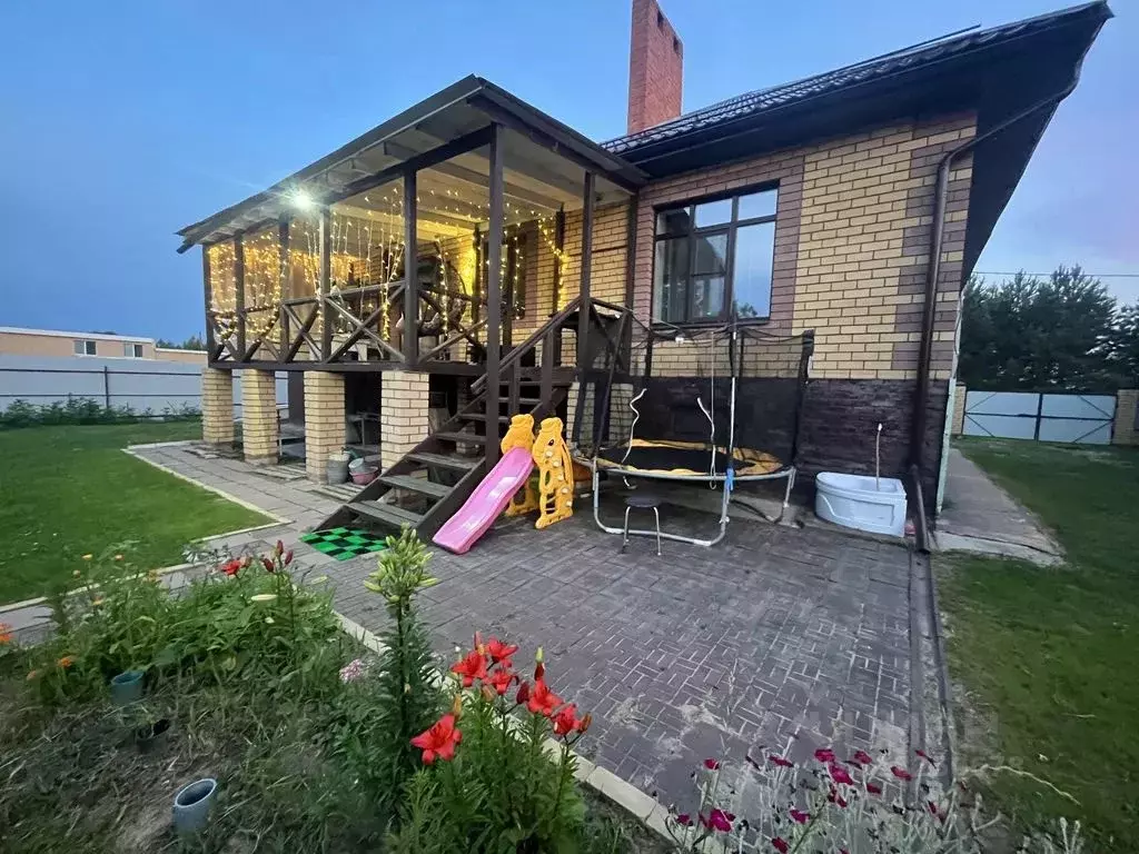 Дом в Марий Эл, Волжск ул. Хвойная, 2 (270 м) - Фото 1