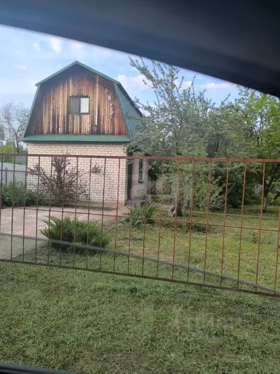 Дом в Саратовская область, Энгельсский район, Красноярское ... - Фото 1