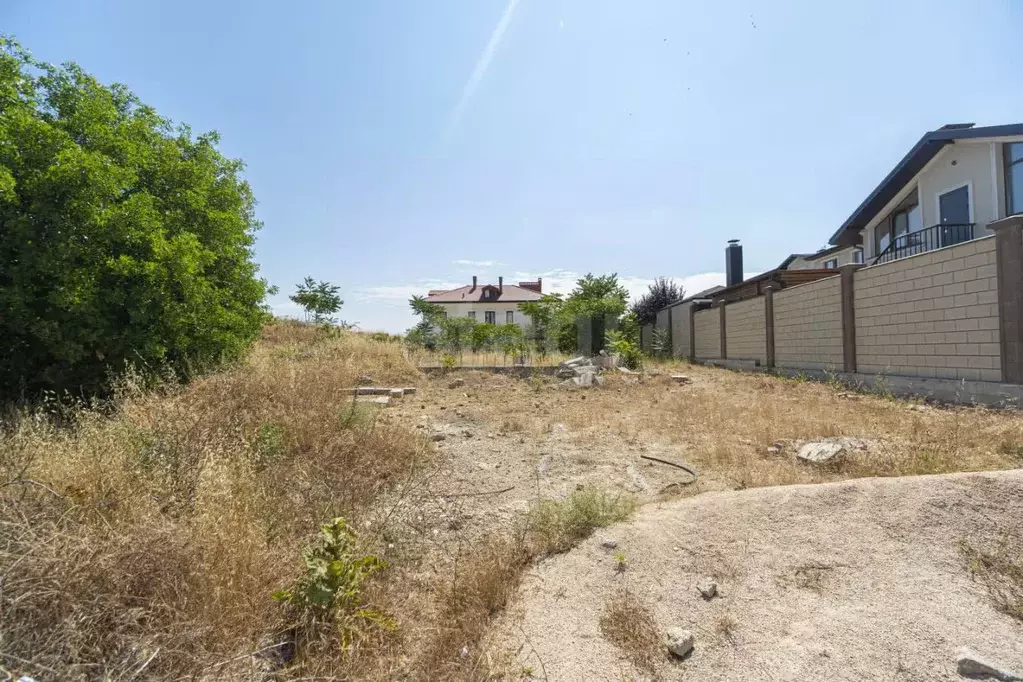 Участок в Севастополь ул. Парковая, 8к17 (5.0 сот.) - Фото 1