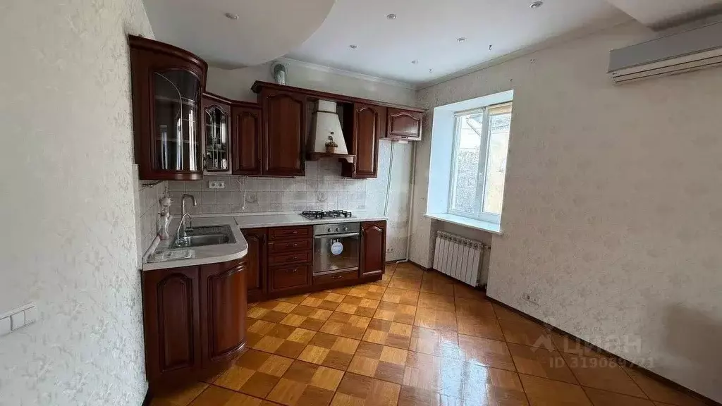 2-к кв. Крым, Симферополь ул. Севастопольская (74.0 м) - Фото 1