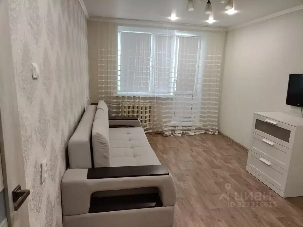 1-к кв. Татарстан, Казань 33-й Военный городок, 10 (35.0 м) - Фото 1