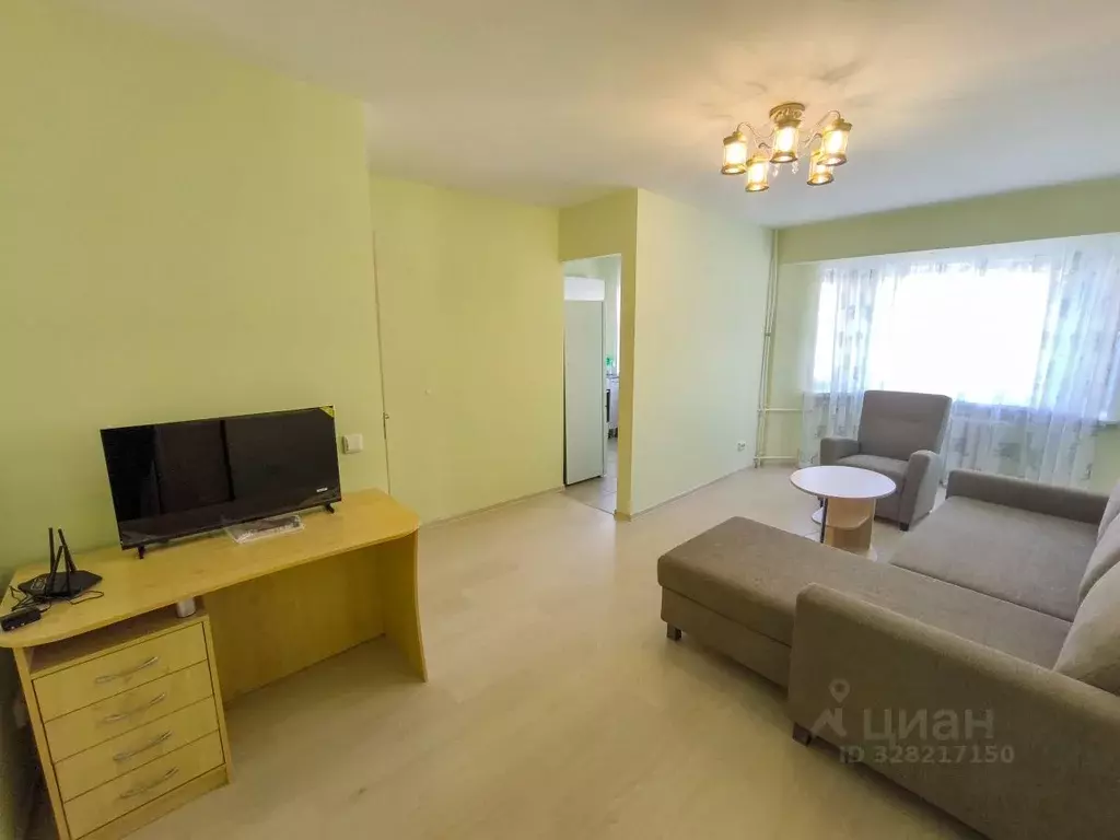 1-к кв. Псковская область, Псков Октябрьский просп., 41/48 (36.0 м) - Фото 1