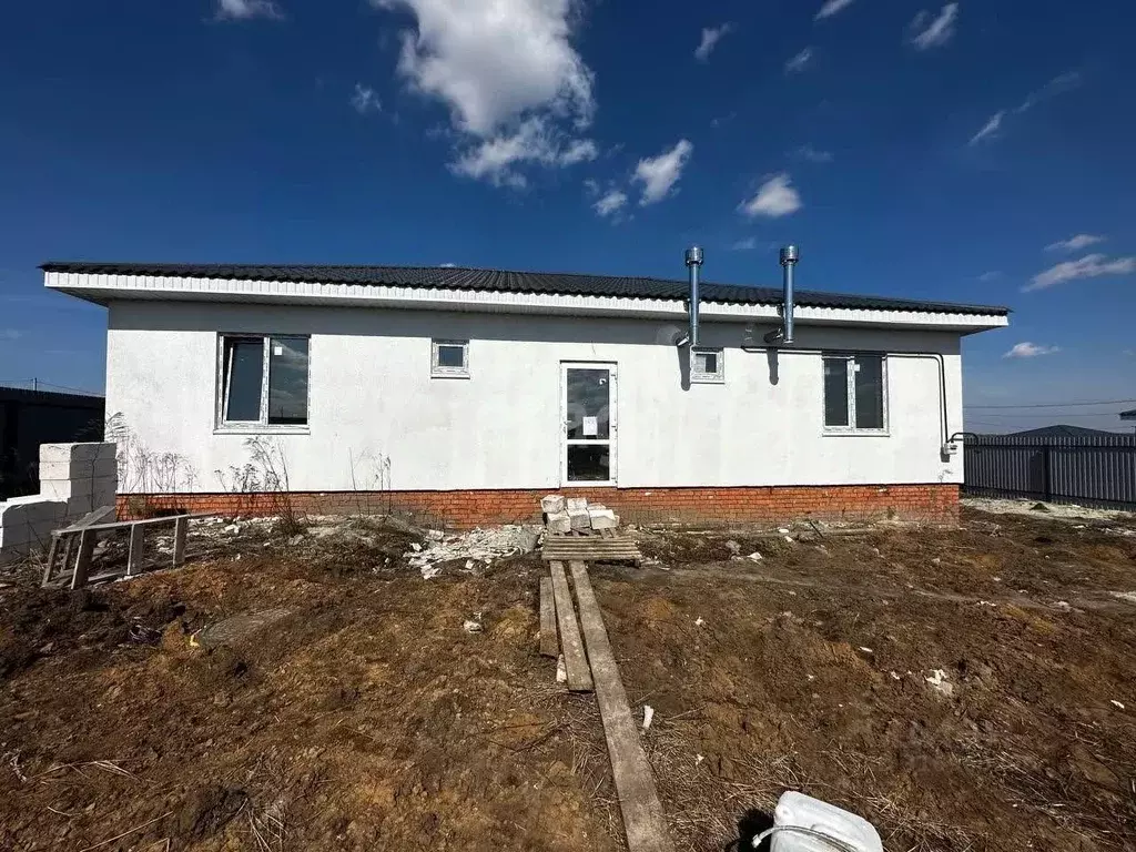 Дом в Курская область, Курский район, Моковский сельсовет, д. 1-я ... - Фото 0