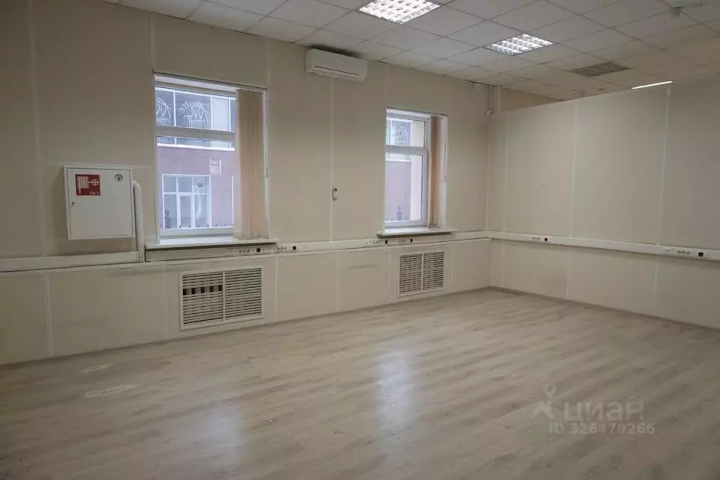 Помещение свободного назначения в Москва ул. Орджоникидзе, 11С40 (452 ... - Фото 1