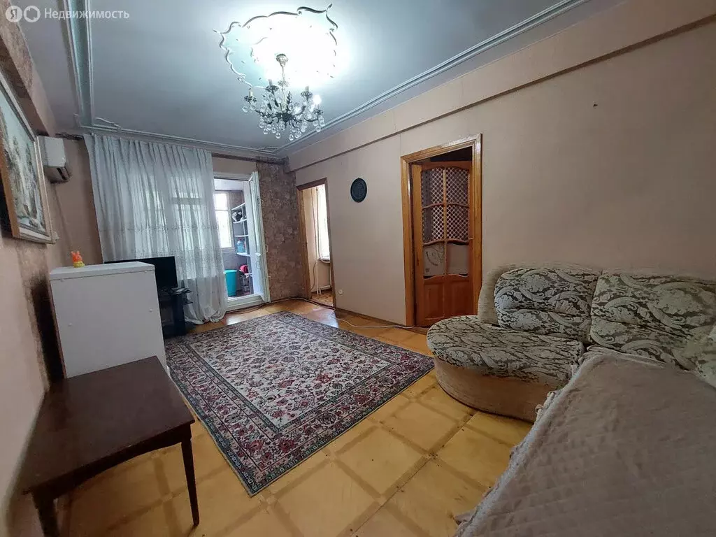 3-комнатная квартира: Махачкала, улица Аскерханова, 9 (45 м) - Фото 0