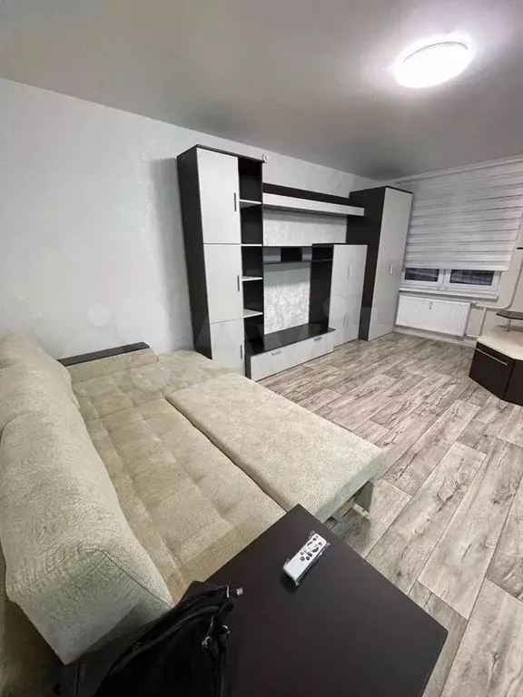 1-к. квартира, 38 м, 4/10 эт. - Фото 0
