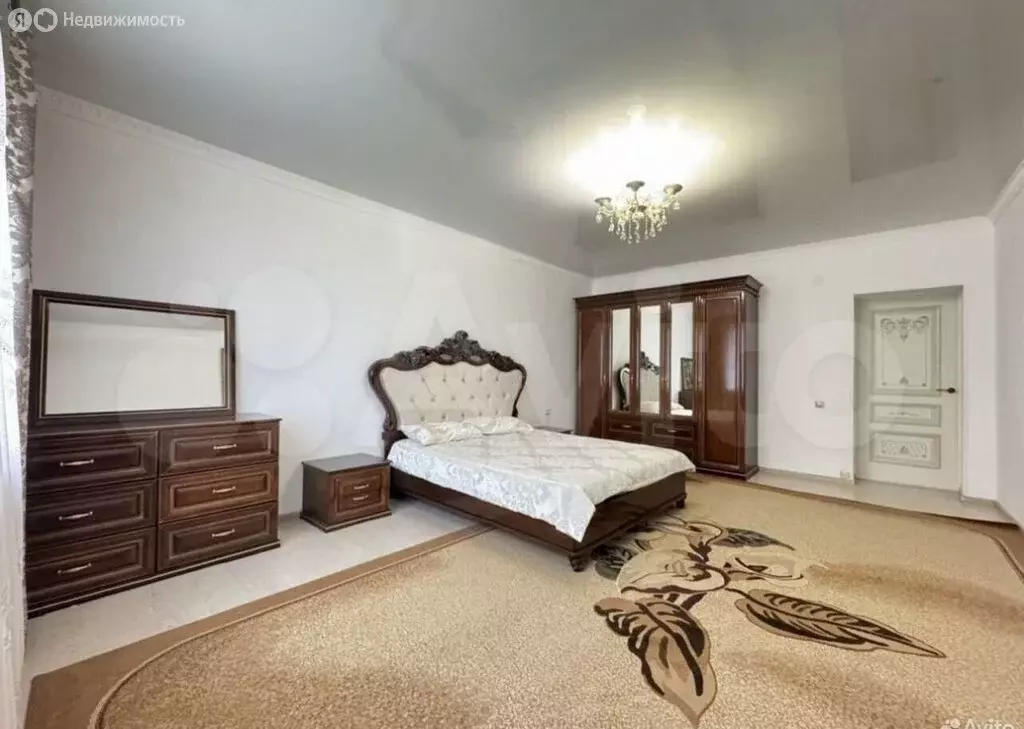 3-комнатная квартира: Нальчик, улица Ватутина, 29Б (106.4 м) - Фото 1