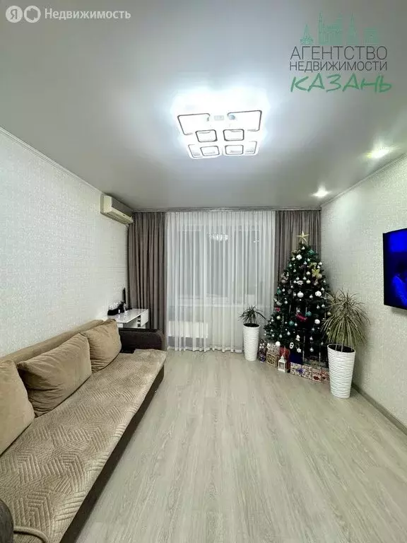3-комнатная квартира: Казань, улица Юлиуса Фучика, 98 (64.6 м) - Фото 1