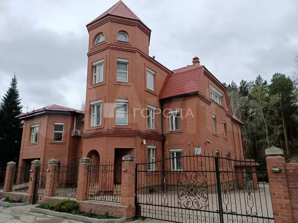 Дом 886 м на участке 30 сот. - Фото 0