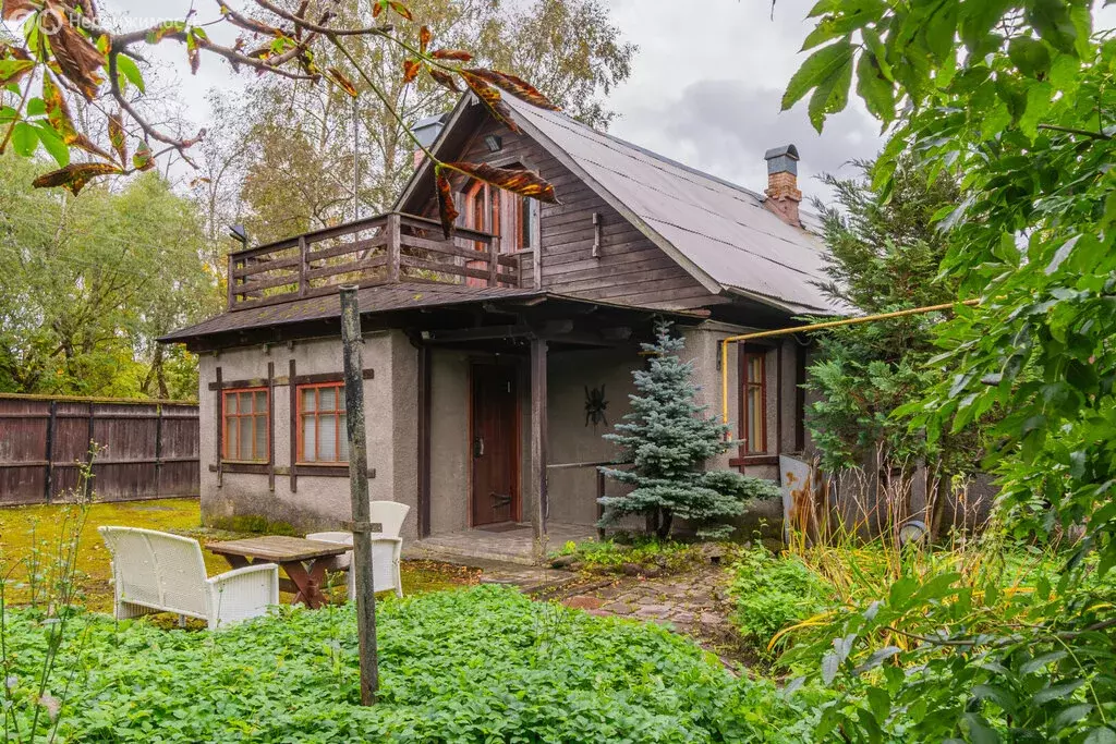 Дом в городской посёлок Тайцы, Озёрная улица, 1Б (102 м) - Фото 1
