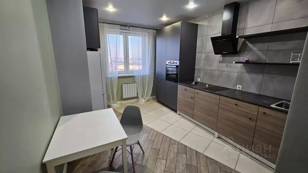 2-к кв. Свердловская область, Екатеринбург ул. Громова, 28 (74.0 м) - Фото 1