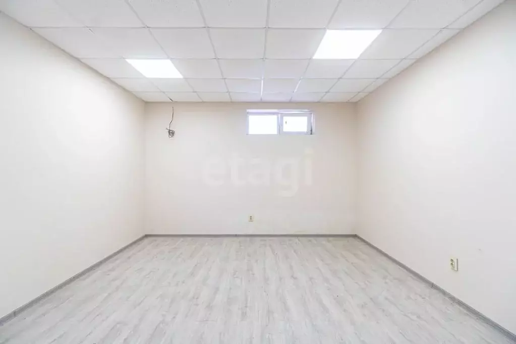 Помещение свободного назначения в Севастополь ул. Челнокова, 27 (30 м) - Фото 1