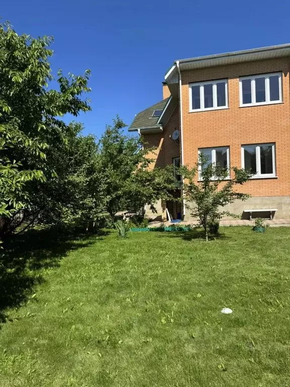 Дом в Орловская область, Мценск ул. Лескова (393 м) - Фото 2