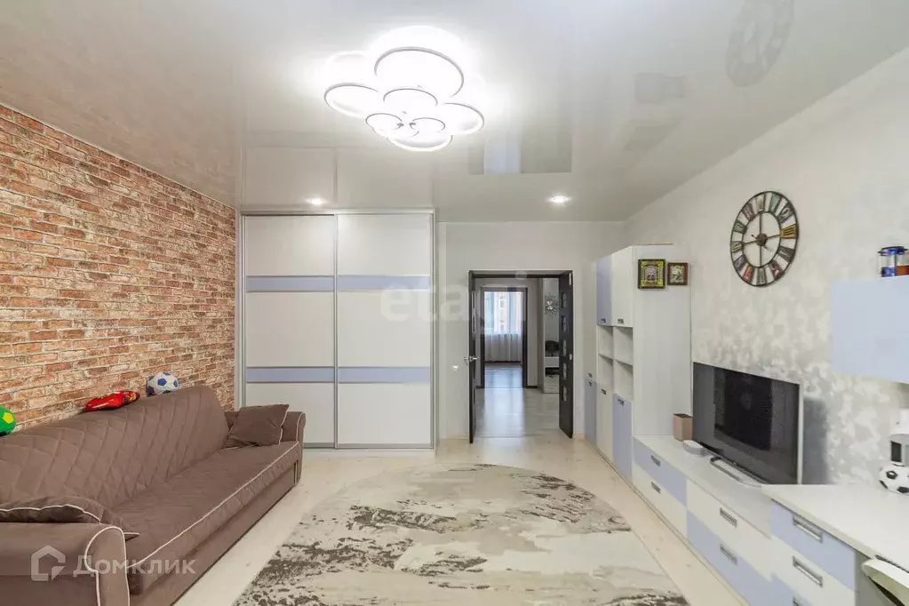Продаётся 2-к квартира, 90 м - Фото 0