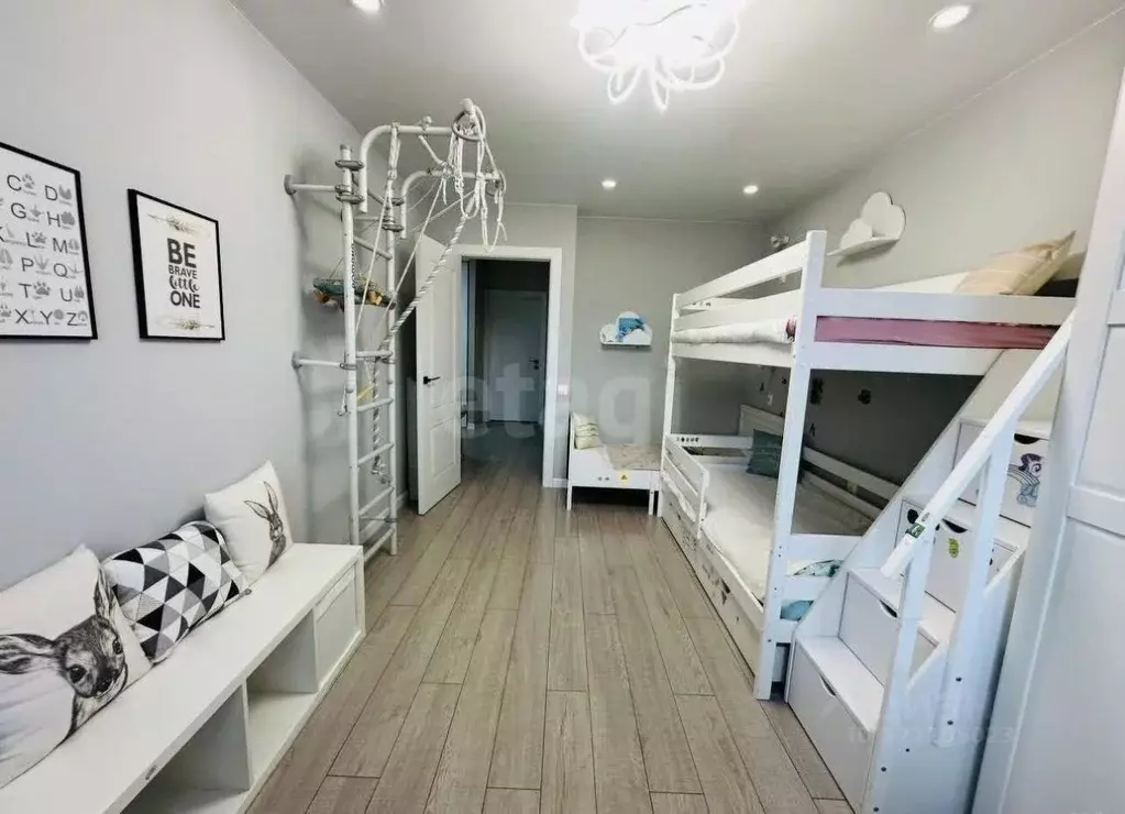 3-к кв. Татарстан, Казань ул. Айрата Арсланова, 8 (81.3 м) - Фото 0