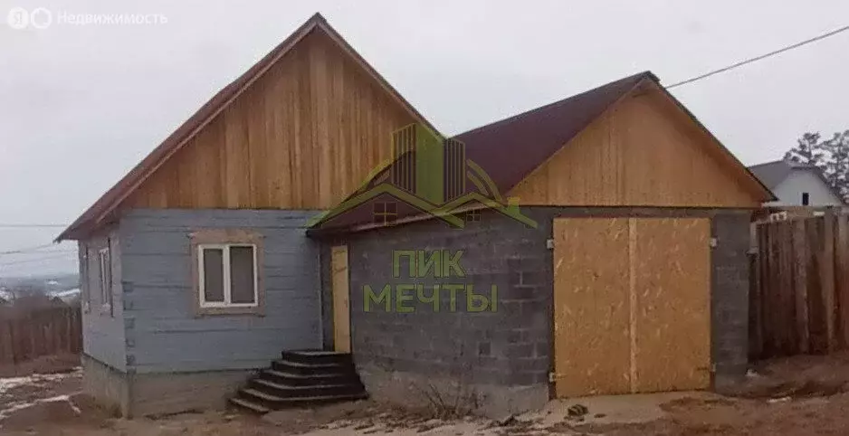 Дом в село Нижний Саянтуй, улица Зелёный Бор (192.3 м) - Фото 1