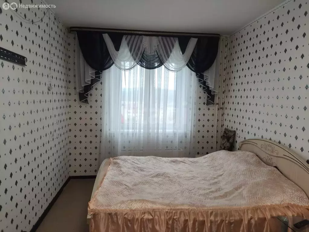 3-комнатная квартира: Сатка, улица Металлургов, 23 (73.8 м) - Фото 1